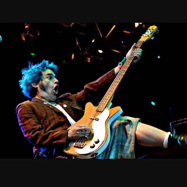 TheFukuBox's tweet photo. Has anyone else had blue hair before? #fatmike #nofx #fatwreckchords https://t.co/KG5jINbvfF