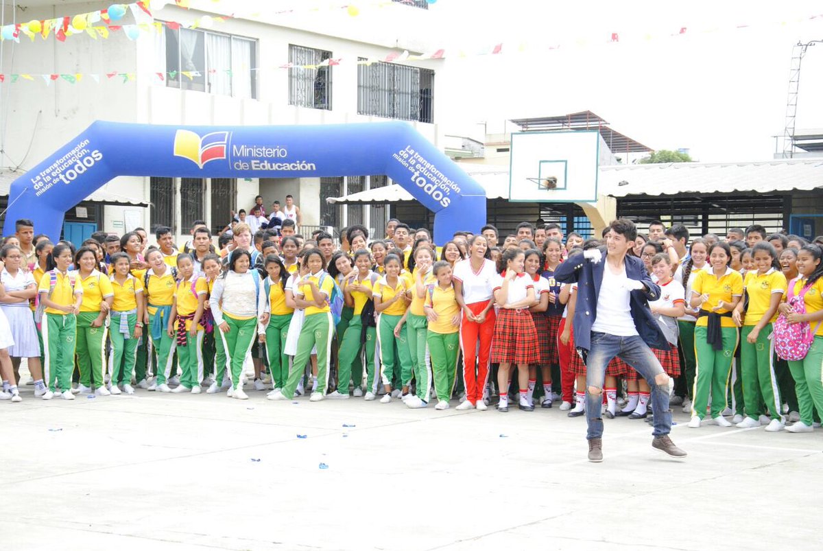 javiernagua100's tweet photo. El triunfo @EducacionZ5_Ec comunidad educativa comprometida #PilasPana #CeroDrogasEc @silvia17445435 @MashiRafael https://t.co/MmQPhAwRsB