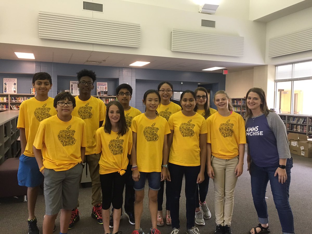 AMMSLions's tweet photo. iPad deployment was fantastic today! #AMMSSWAT did a great job! #APPLE #iPad #PEDisBACK @FultonSchoolsIT #1:1 https://t.co/GYz3L2SctA