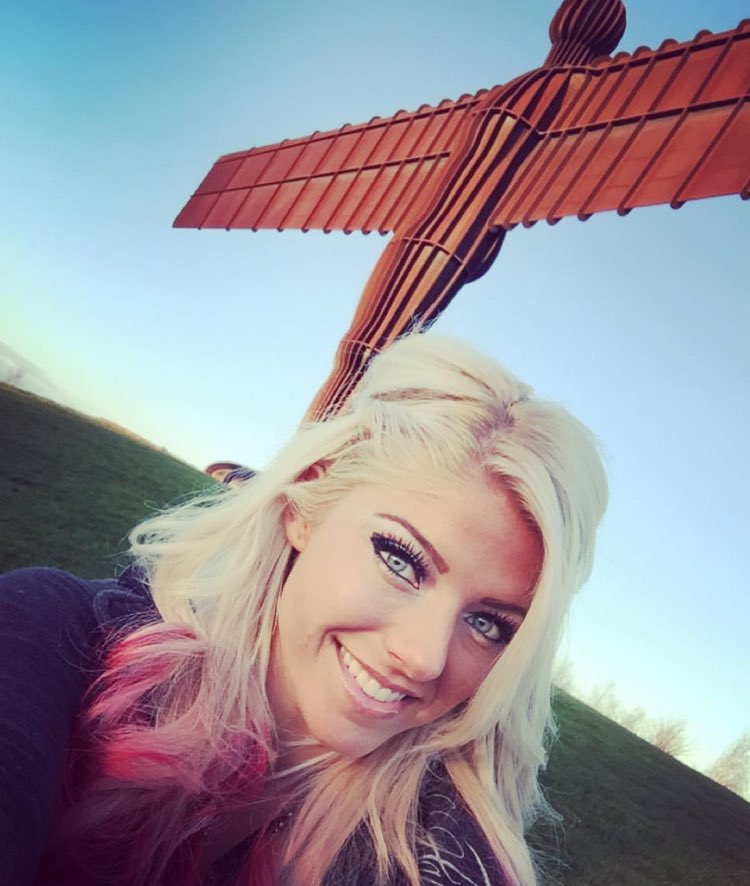 Bliss4_Business's tweet photo. Happy Birthday! @AlexaBliss_WWE https://t.co/NZ6NQAvooj