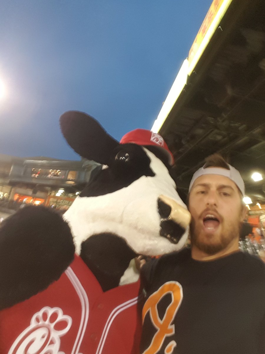 JoeBiggs1949's tweet photo. @IronBirds thanks for bringing me the chicken #5thinningrally #cowsarecool #chickfila #Godisgood https://t.co/CJ8V2fd6ZM