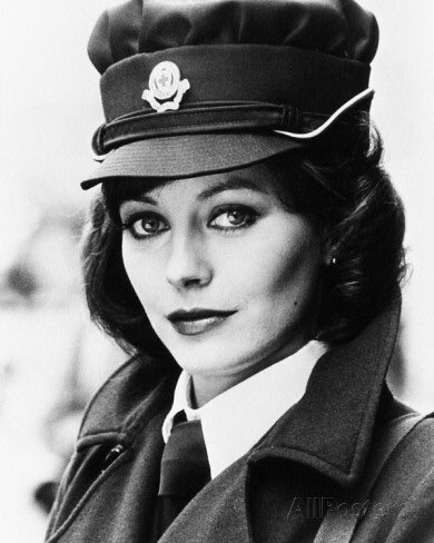 小玉大輔 A Twitter ドキン党通信 ドキンが次に結婚したのはイギリス女優レスリー アン ダウン 70年代後半から80年代初頭にプチブレイクしたクラシカルビューティ またまた数年で離婚したが 息子をもうけた