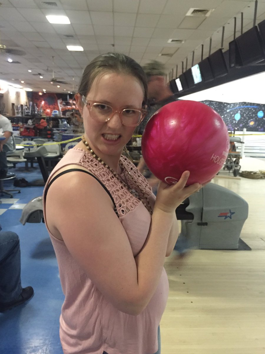 amiebennight's tweet photo. Bowling for charity...and fun! #esfund @csgazette @Noreenglt @clandisty https://t.co/cLLcGGk6Vl