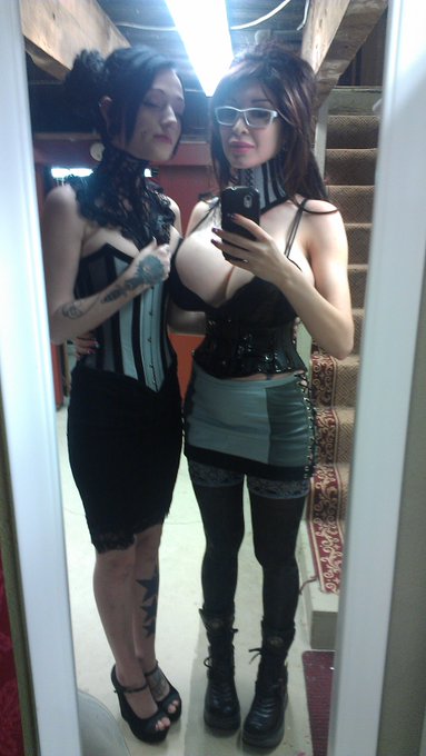 Does a #leather &amp; #lace set count as a glam shoot?Whatever you're gonna have to deal with it!https://t<a href="/tag/leather"class="tags">#leather</a><a href="/tag/lace"class="tags">#lace</a>