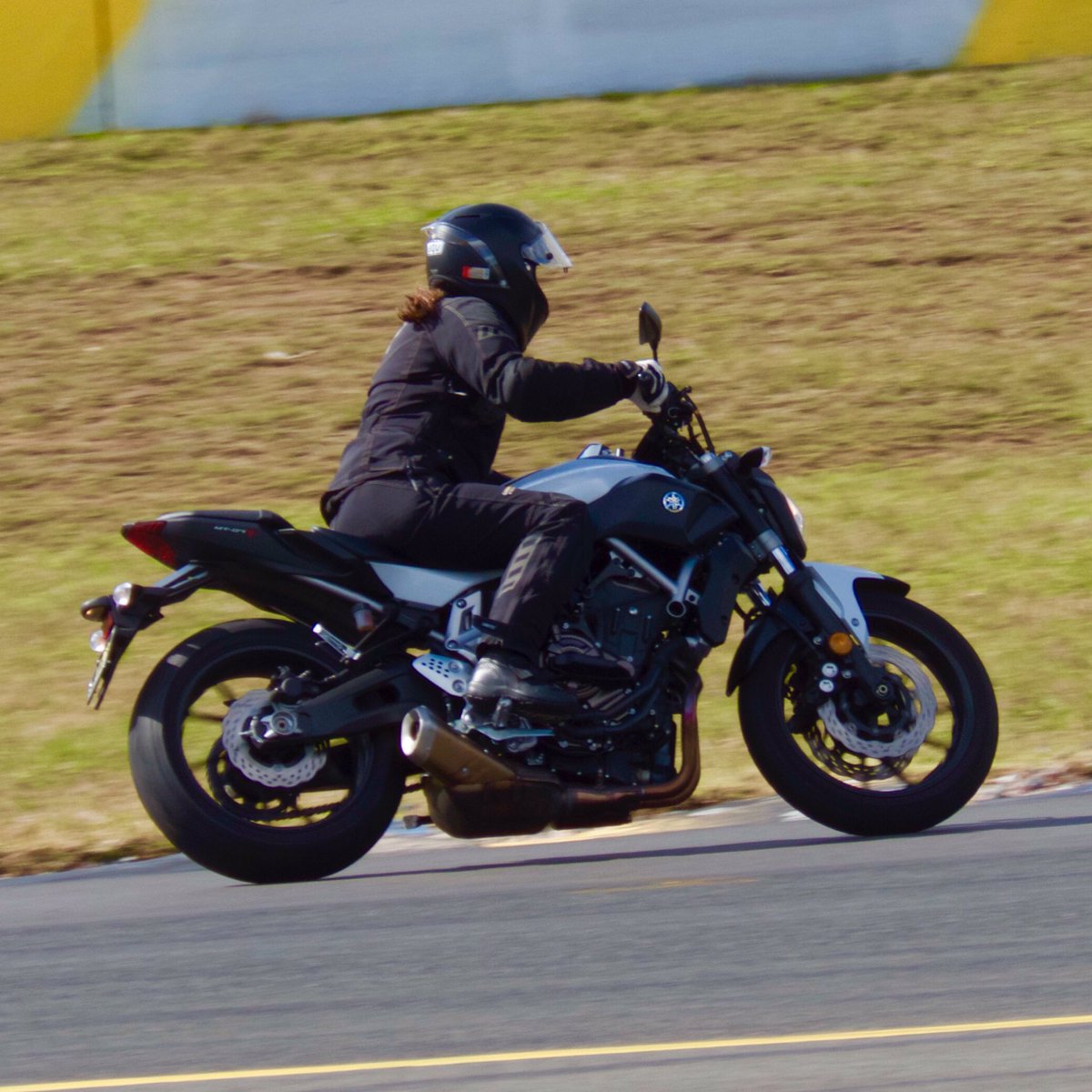 peterhird710's tweet photo. Some snaps from the @StayUpright15 Ladies Course last weekend. #ladyrider #bikebabe #stayupright https://t.co/WkM4KMIGKj