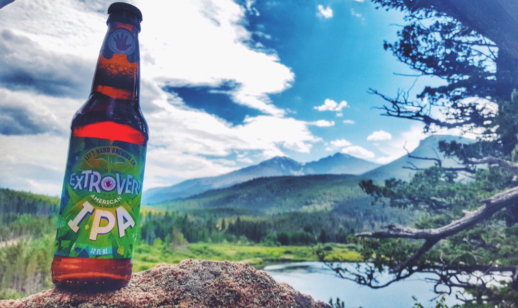 LeftHandBrewing's tweet photo. Sometimes the best pairing is the good old outdoors. 🍻 #ExtrovertIPA #ColoRADo #EstesPark https://t.co/v4zHg7OSsM