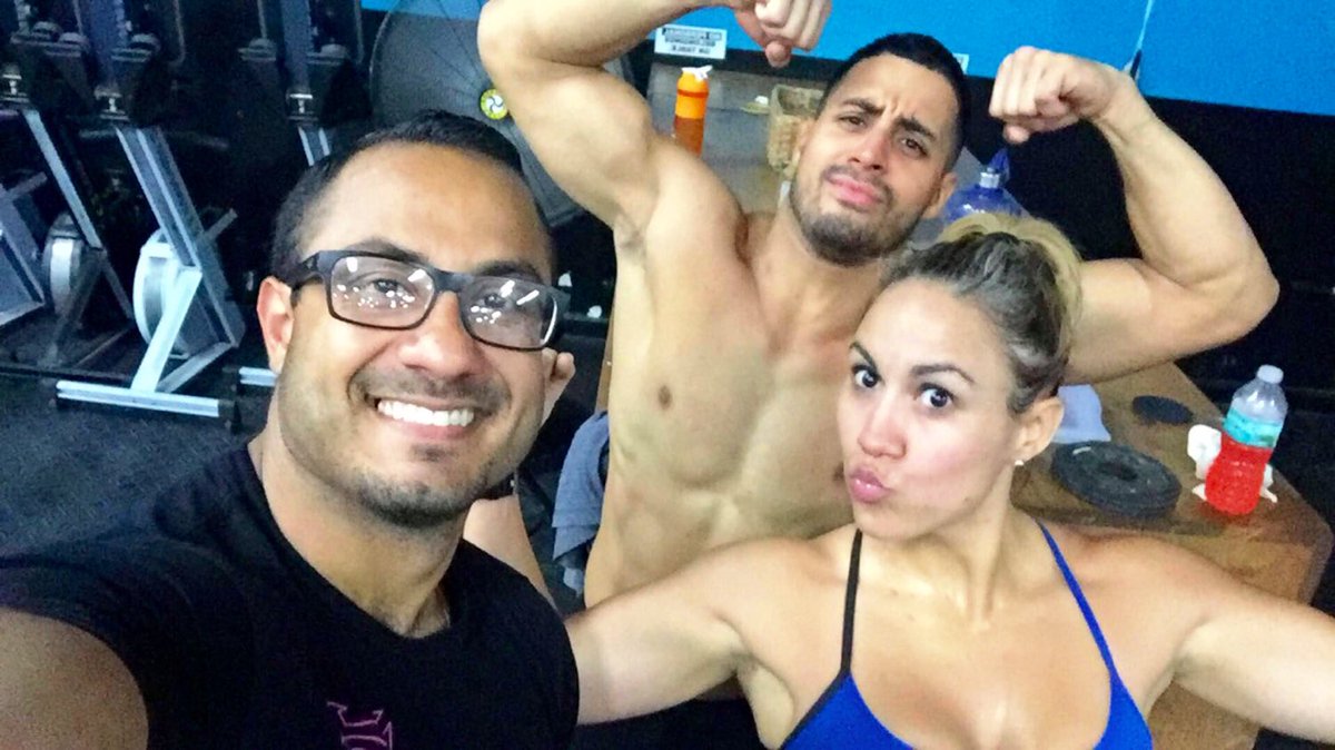 msjmarielo's tweet photo. #lookatthosecutsthough #BoFlexJoFlex #butcanhesquatlikeAllen #mybaes #snorttomylaugh #platestomybarbell https://t.co/VfOwFhBEnn
