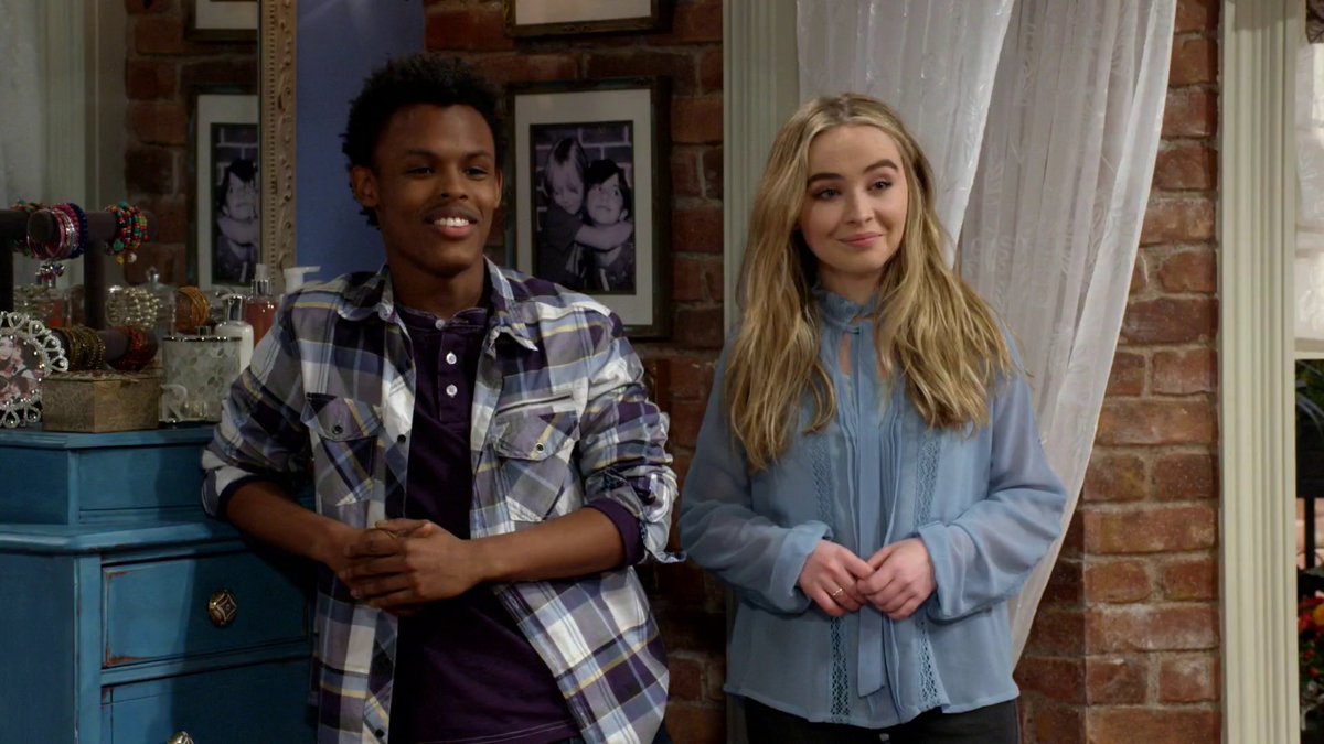 AmirMPriv's tweet photo. Zaya moments in Girl Meets World 🌎 https://t.co/rqeZGBNHlB