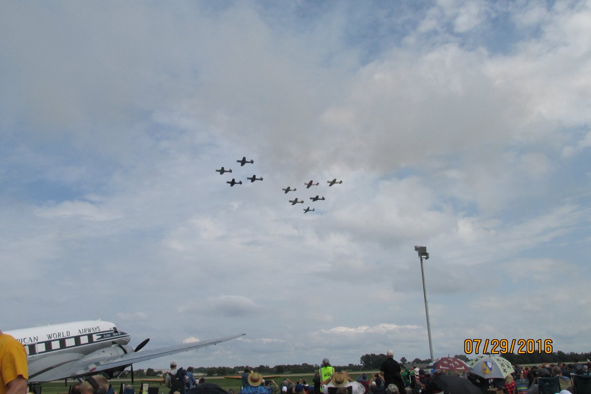 GregMeert's tweet photo. What a sight #OSH16 https://t.co/QyyLnhJWw6
