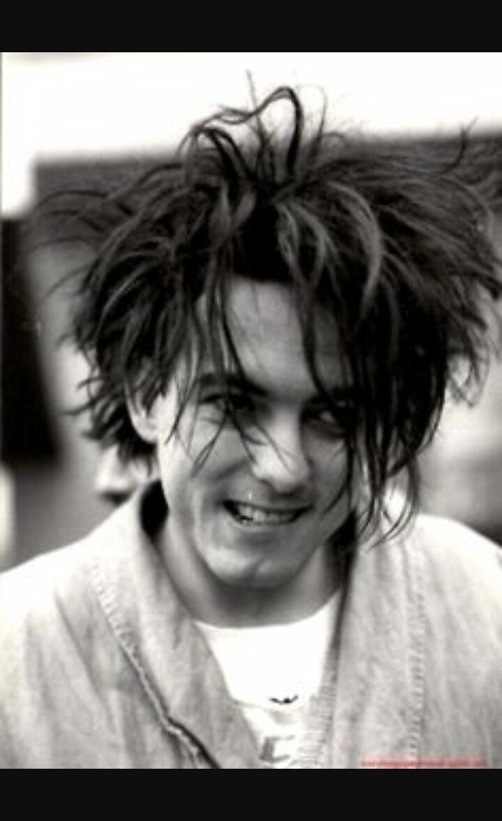 andreabermudezo's tweet photo. Robert Smith 😍 https://t.co/D8mSRvQvQJ