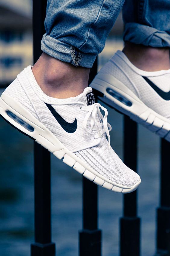 NikeshoeG tweet picture