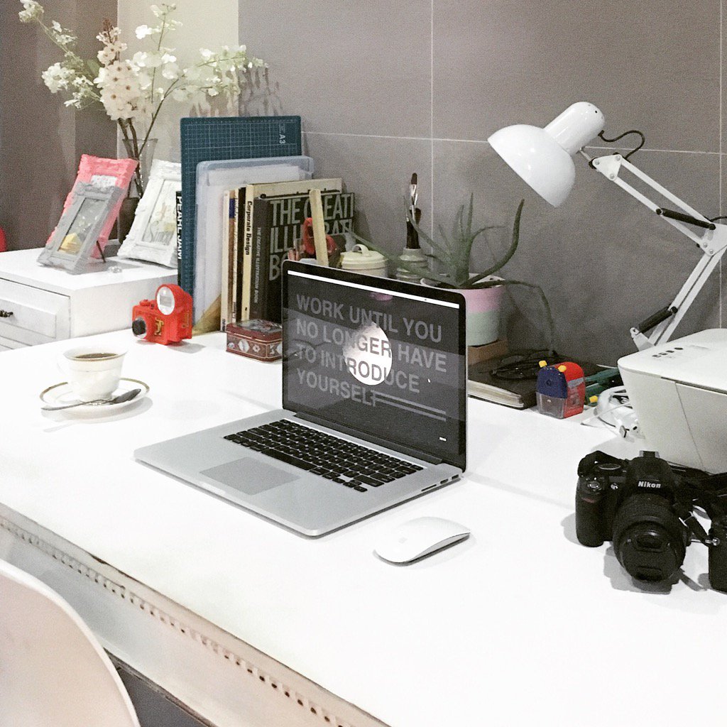 MarlonMygb's tweet photo. Work until you no longer have to introduce yourself
#mantra
#workstation
#tableproject https://t.co/8CQvh6kiHo