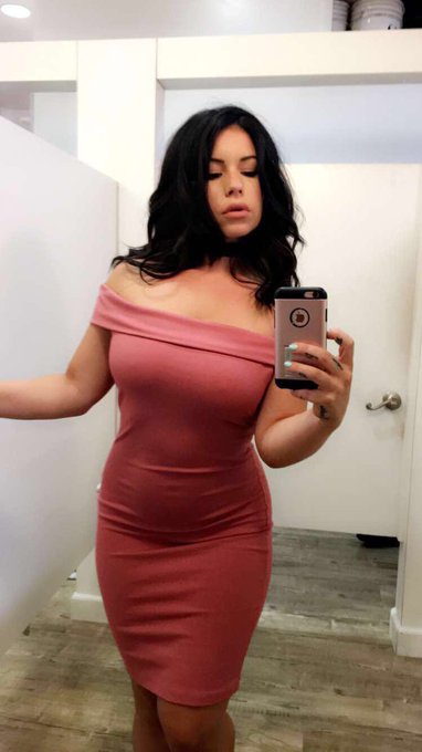 So so so so tired. Packing my bag for set tom then passing out. Love you all😘 sweet dreams https://t