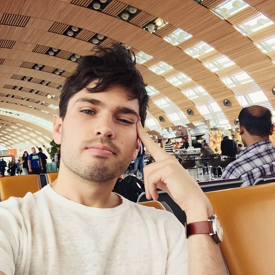 kilterbeats's tweet photo. Running on zero sleep, two croissants and three coffees but feeling good because I'm heading to TUNISIA 🇹🇳 https://t.co/Ijm3cMV88R