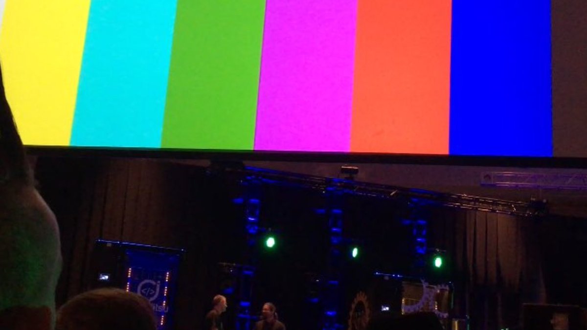 mmmonolith's tweet photo. I am #Monolith... All hail color bars! @Defcon #CGC #defcon24 https://t.co/Ln04dleesa