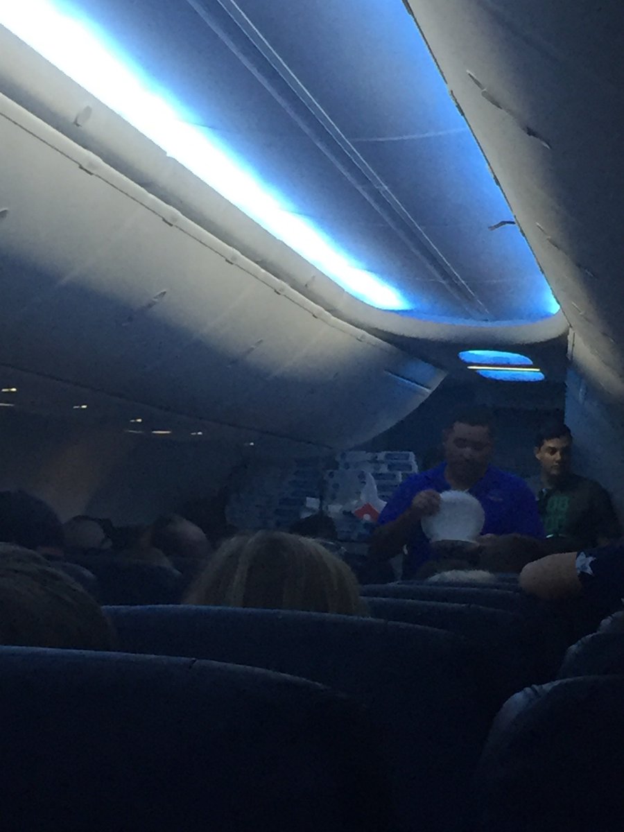 MorganRolfes's tweet photo. Thx @SouthwestAir for the pizza and taking good care of us while being laid over in Cheyenne 🍕 Denver here we come! https://t.co/ascIXJvcto