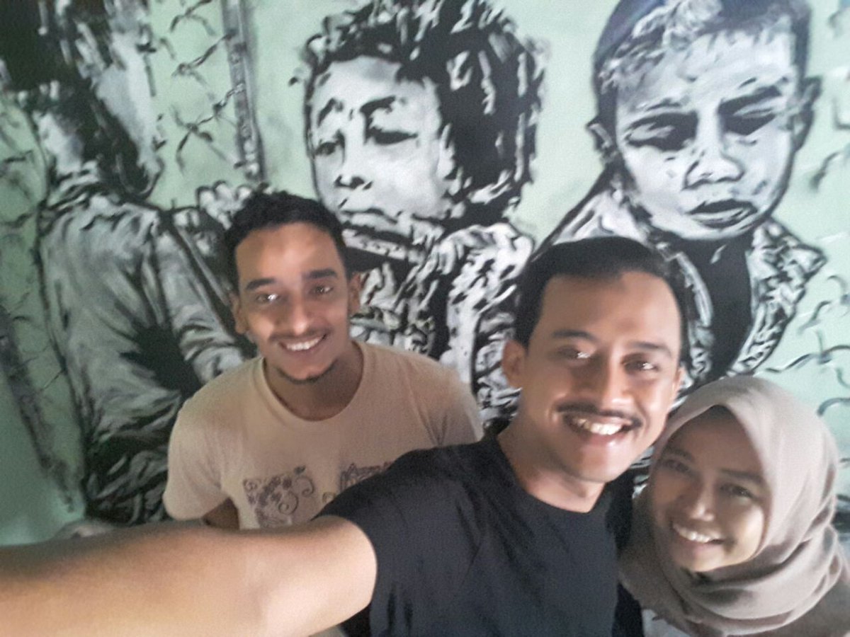 Bekerjasama memberi smangat egaliter,  kemanusiaan, Berbagi &amp; emansipatif. Karya <a href="/isrolMediaLegal/">Media Legal</a> di sisi ruang RBK.