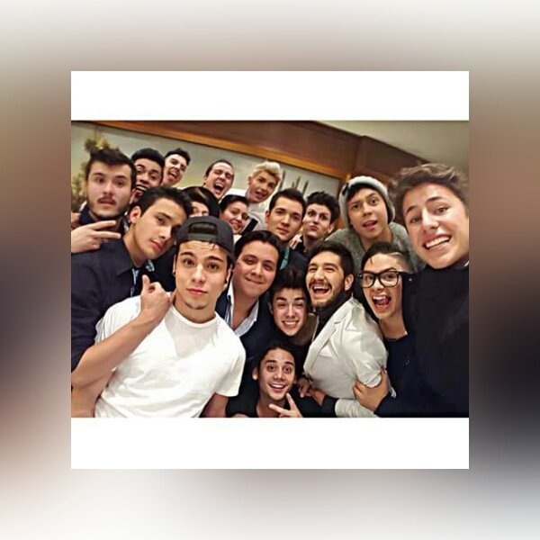 kamilitandy's tweet photo. Mis únicos #Caballeros ❤❤❤ https://t.co/lUzrK5rgxh