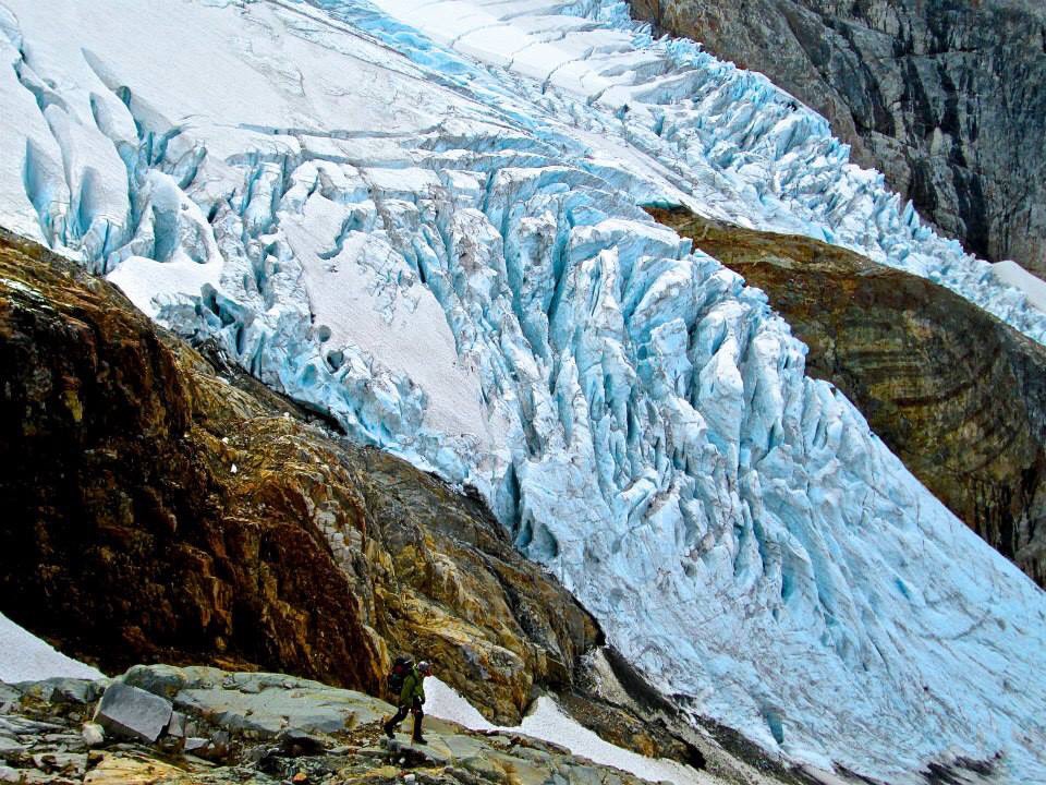 FrozenGoldAdam's tweet photo. Sometimes when your out on the glacier, you think everything is #powerade... #thirsty #glacier #slumach #frozengold https://t.co/jidtAdvXTX