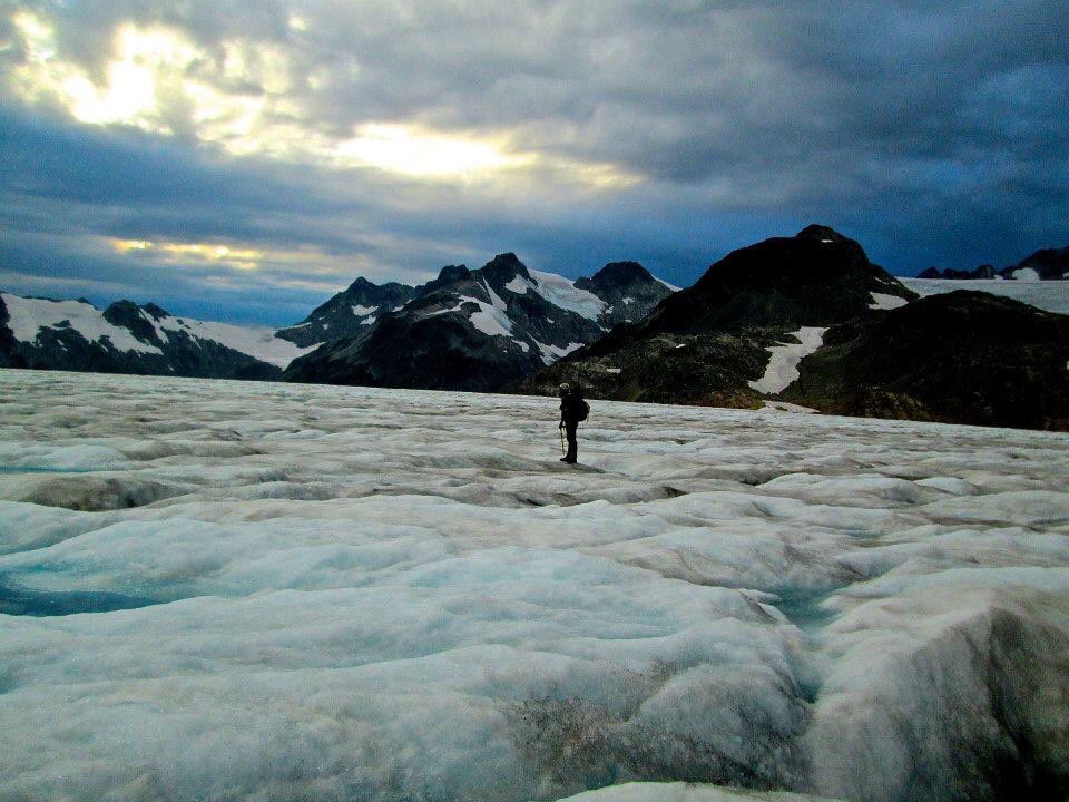 FrozenGoldAdam's tweet photo. Sometimes when your out on the glacier, you think everything is #powerade... #thirsty #glacier #slumach #frozengold https://t.co/jidtAdvXTX