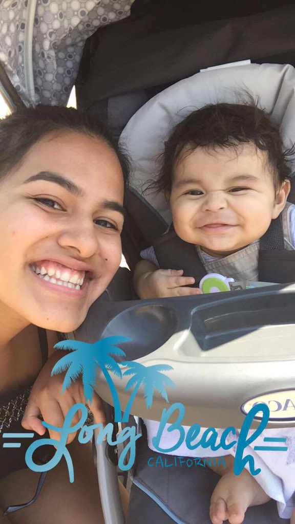 jocelineeee_'s tweet photo. Pictures with mommy and daddy are the best 👪😘 https://t.co/b5Ri4BoUmP