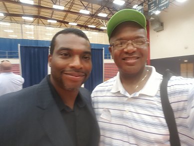 GlennWHunter's tweet image. Visit w/ Buck Fitzgerald of @NatlPlaymkrsAca.
Shared passion to equip youth for success. #coaching #MoPattonSports