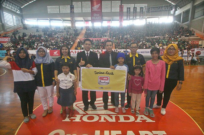 nblindonesia's tweet photo. NBL Berbagi Sumbang Ruang Kemoterapi. Baca di: https://t.co/Y7YzRuNFW0 #HondaDBL2016 #WNBL #NBL #CentralJavaSeries https://t.co/70x3C5FIqD