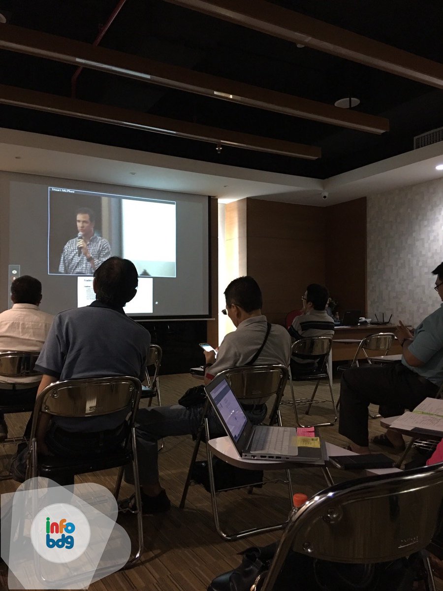 infobdg's tweet photo. Keren! Seminar Exclusive #EMTS2016 w/ @stuartmcphee Trading Expert & Coach to High Net Worth clients @Monex_Futures https://t.co/EQdHVdDw40