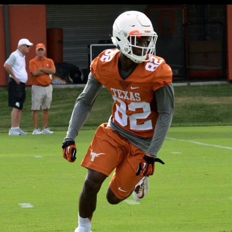 281_908's tweet photo. #proudlonghornmom#82 #Reggiesmom https://t.co/vn70Ur1oW1