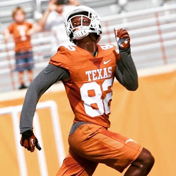 281_908's tweet photo. #proudlonghornmom#82 #Reggiesmom https://t.co/vn70Ur1oW1