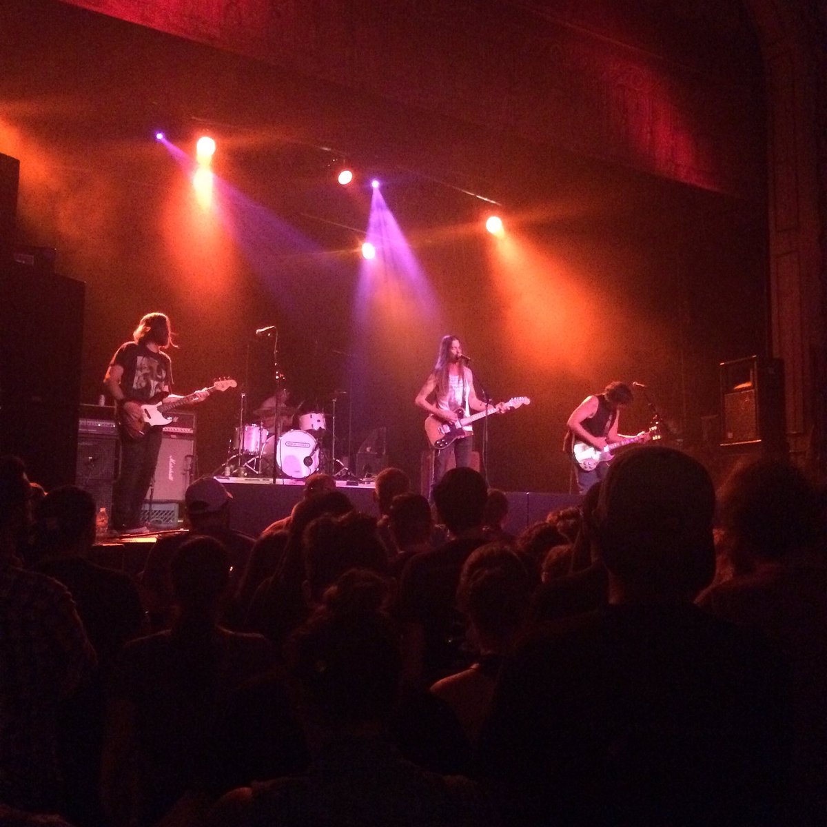 LuminousSecret's tweet photo. @piebaldmusic makes me remember what age 20 felt like. ❤️#piebald #livemusic #happiness #philly #trocadero #love https://t.co/9ya4sw97Xh