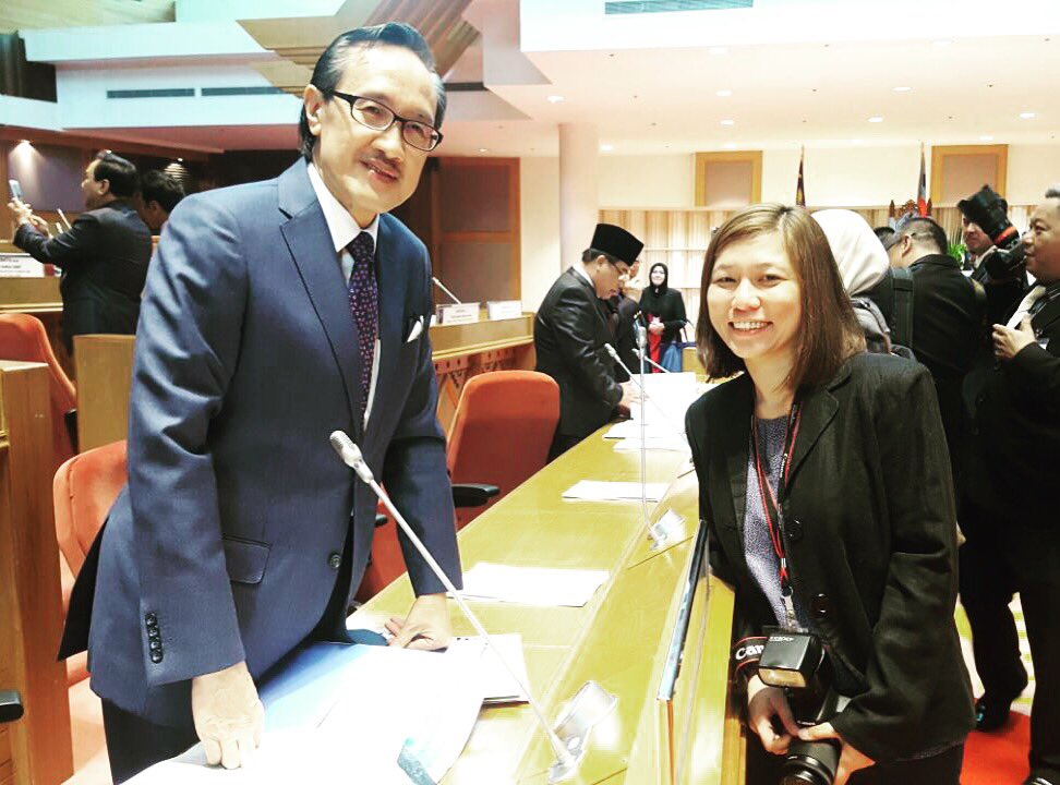 angela tan tweet media