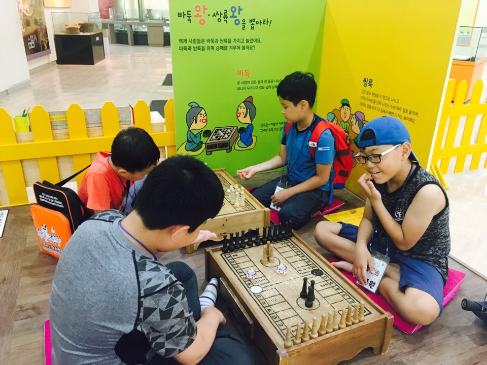 #성남시 #양지동제2복지회관에서 성장통프로그램으로 몽촌역사관에 방문하였습니다! 대중교통을 이용하여 해설도 듣고 체험활동을 하고 돌아왔습니다! 아이들이 역사에 대한 관심이 굉장히 높았던 활동이였습니당~^___^