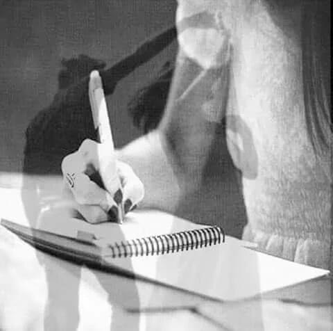 عاصفة من الاشواق تجرفني 
تشدني اليك #فاين_انت
لتخفف وطاة الحنين
#ملكة_الاناقة
#وحش_الغربية_للدعم
#قروب_بوح_الدانة