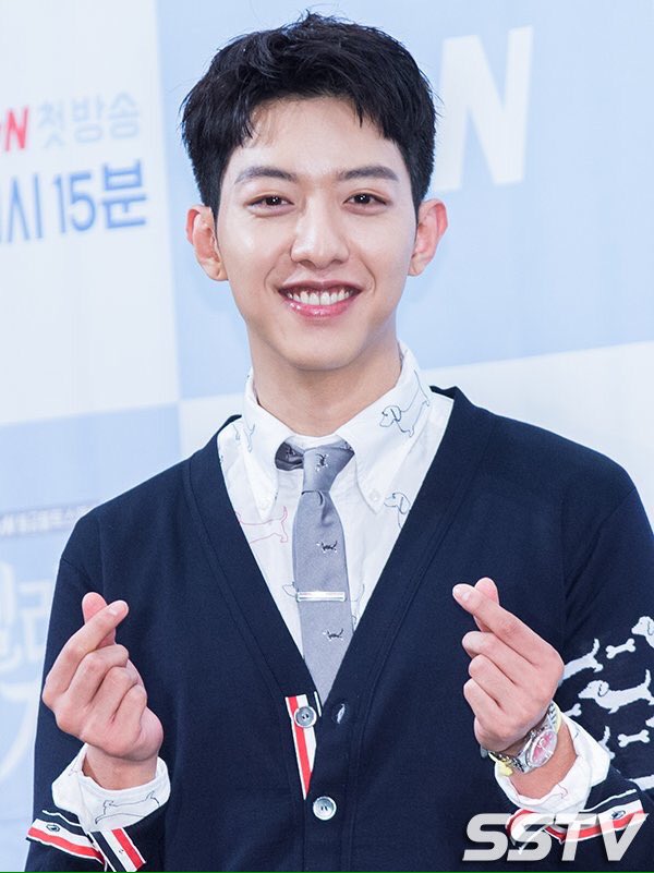 CpejR1CUAAAULPb.jpg:large