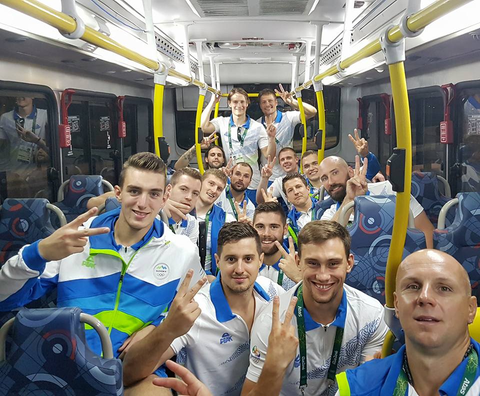 rzs_si's tweet photo. Tudi v drugo je bila vrnitev v olimpijsko vas vesela. Ko bi bilo vsaj še parkrat tako, recimo 6x ;) #TvitajmoZaNase https://t.co/81E7EVLe9H
