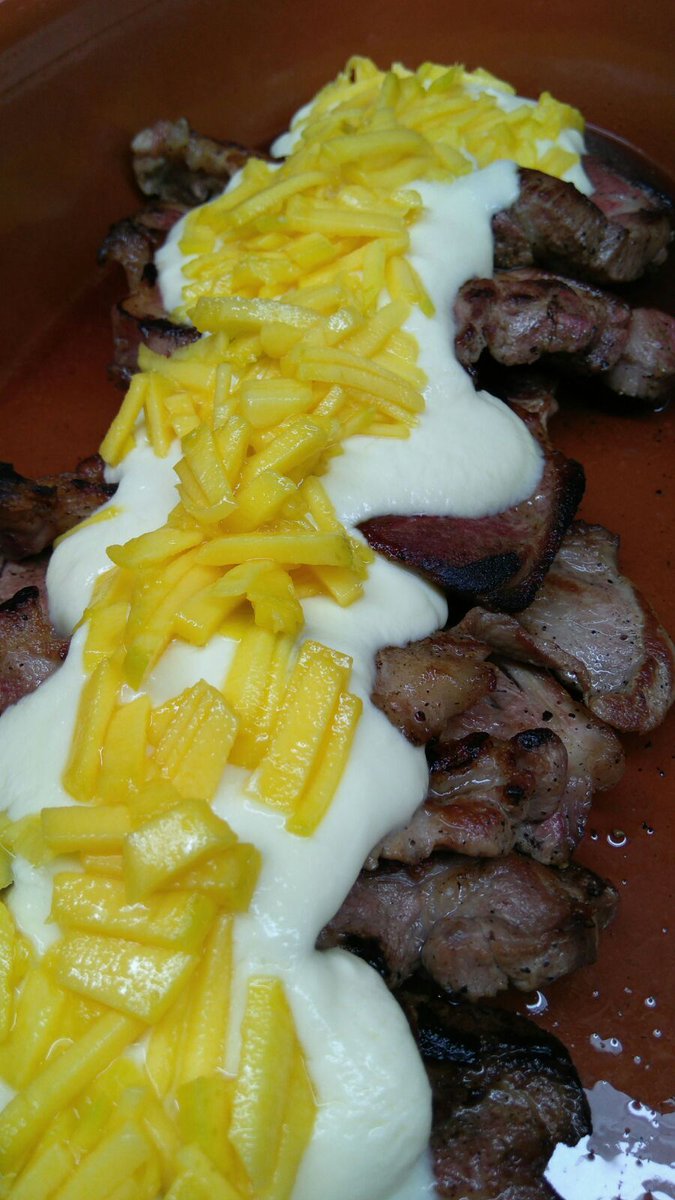 #ReceptesAmFruita
#CapDeLlom amb #Salsa de #Mango
Amb carn de @CarnisseriaBiel i fruita de @shortolamallorc #Km0