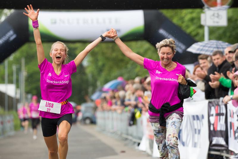 MainovaAG's tweet photo. Mainova verlost 25 Startplätze für den @CRAFT Women’s Run am 20.8. in Frankfurt.Einfach den Tweet teilen! @womensrun https://t.co/hZWCVuGDz9