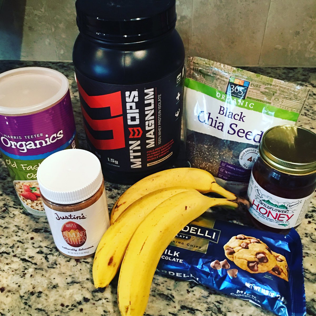 EvaShockey's tweet photo. Banana chocolate chip protein cookies - YES PLEASE!! https://t.co/XJjmjmbv34