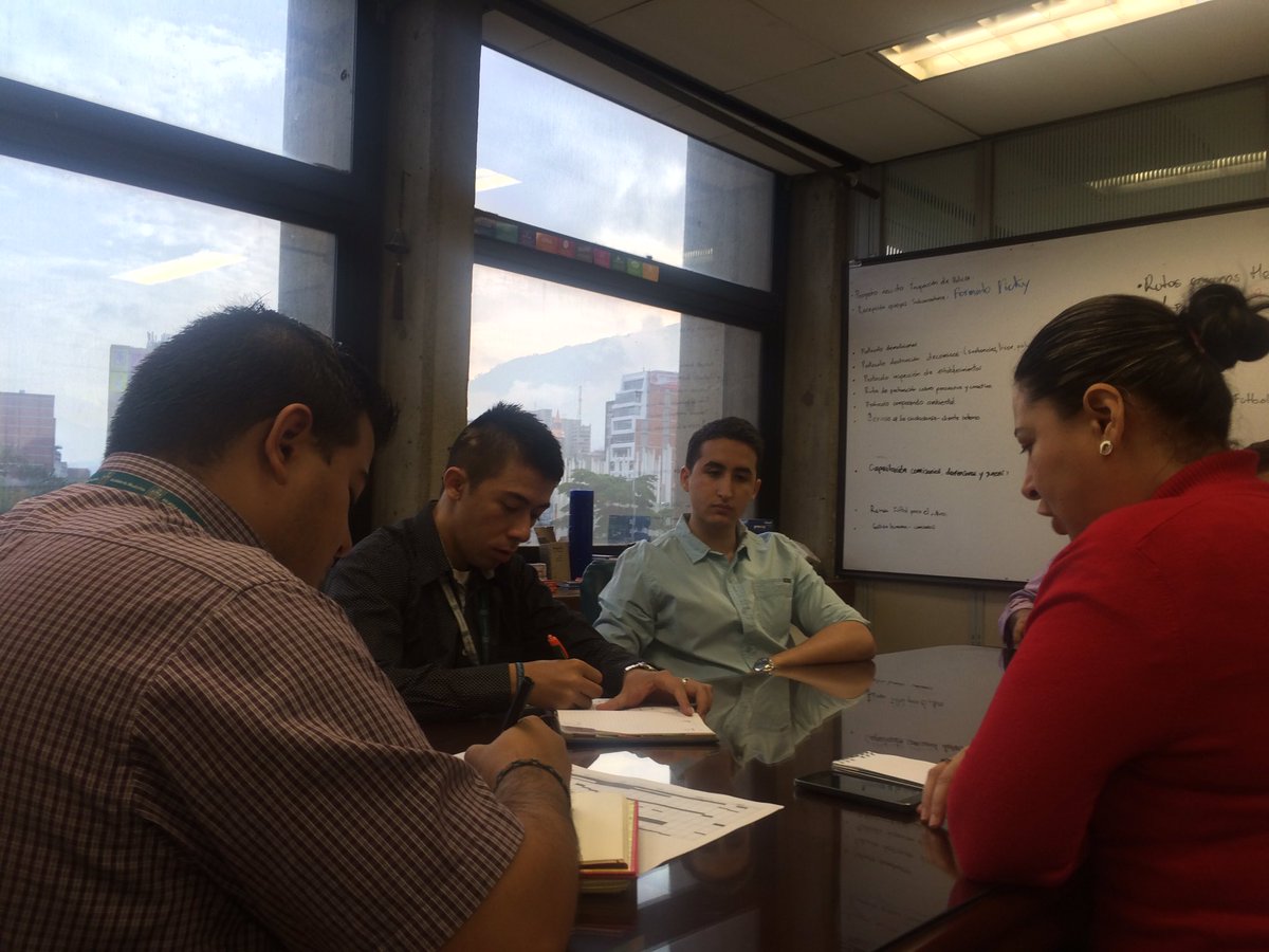 tobonvillada's tweet photo. Los miércoles hacemos seguimiento a #PPyPL de Seguridad y Convivencia seguimiento y ejecución #MedellínCuentaConVos https://t.co/n1iAAtp0bB