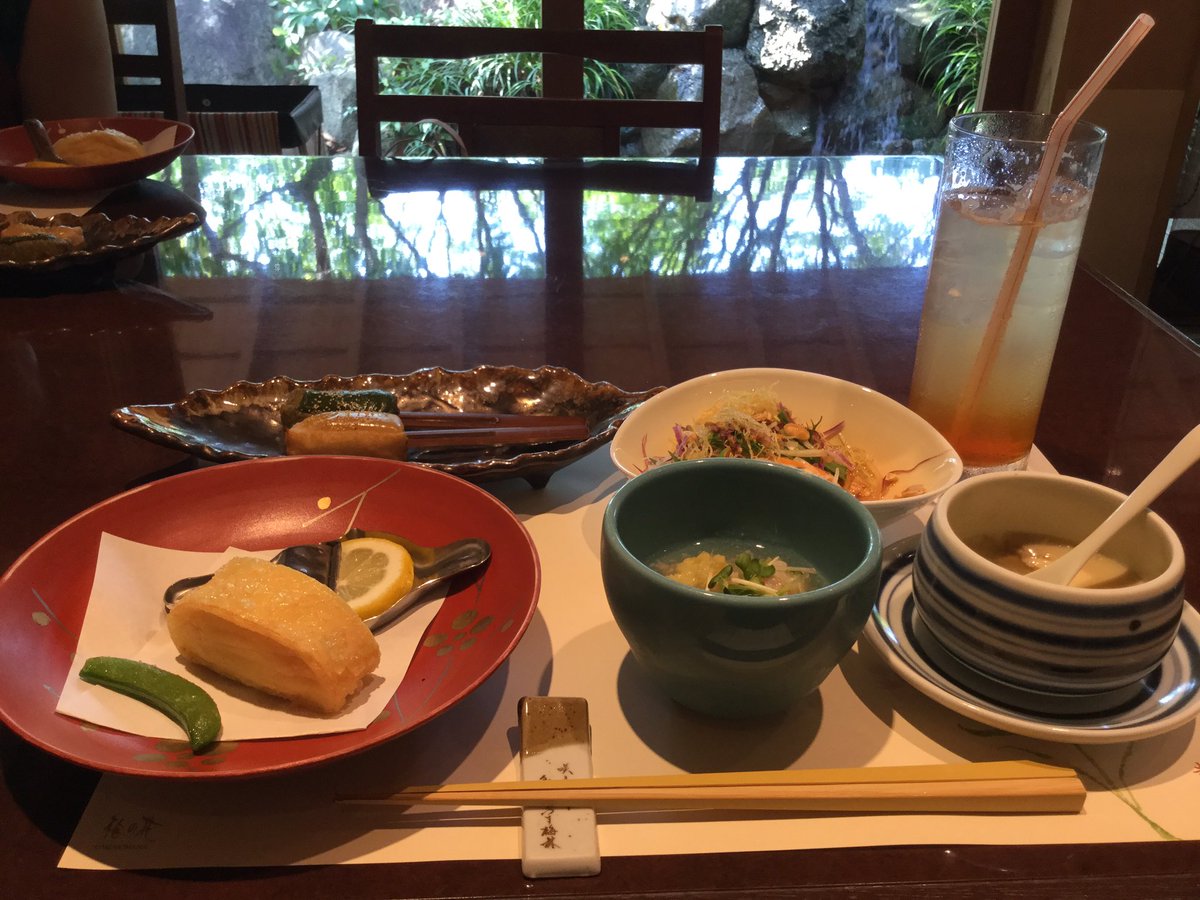 futian1's tweet photo. きのうは福岡近郊にある白糸の滝に行ってきました。こんな暑い日でも、滝の近くにいくと涼しくてマイナスイオンが…😆まさに自然のクーラーですね。その後梅の花でランチ。ここのランチは、生麩田楽がオススメ！短いながらも充実した小旅行でした。 https://t.co/I5mdAxfSrO