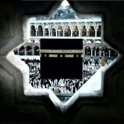 11wxyz's tweet photo. أشتَهي الجلُوس أمَام الكَعبَة وَ أبَكِي ، حَتِى أزيلُ جَميع مَا يُوجَد فِي دَاخلِي ♥ https://t.co/B36mJAMtwT