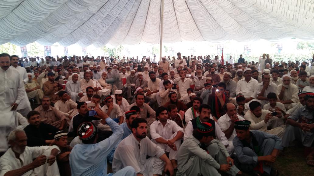 MShirazjaved's tweet photo. #PPPKP organizing committe visit to x Speaker KP Assembly Kiramat ullah residence. Such a huge crowd. #PPPIsBack https://t.co/9pLWkpBT4H