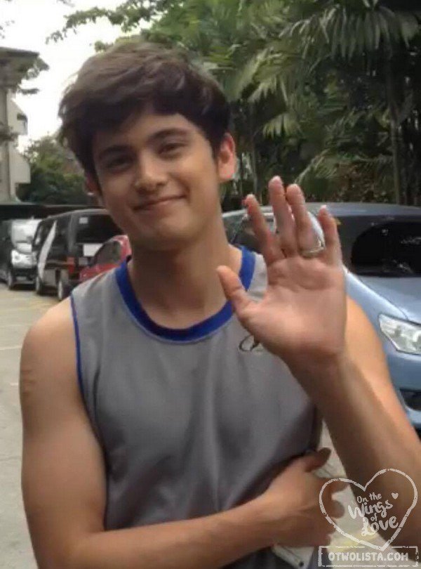 WeLoveJaDine's tweet photo. Hi from Clark, Happy Anniversary ♥

 #UnboxingTIMY https://t.co/AakUV0NsIj