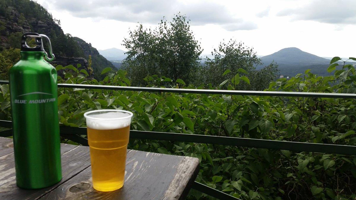 scouting_dan's tweet image. Early(ish) start this morning... Nice views from Pravcicka Brava, this national park is stunning. #nseb16