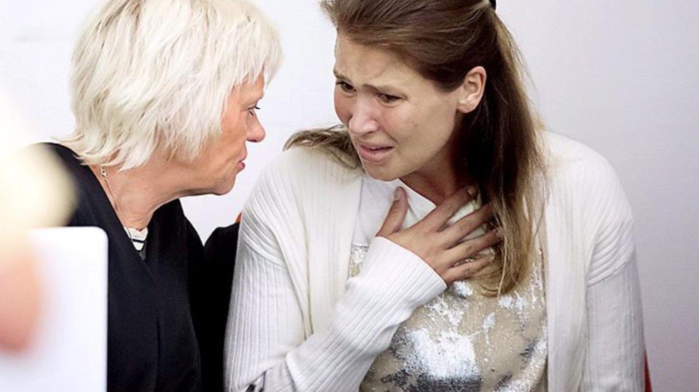 #Millionärs-Freundin Melanie M. muss über 4 Jahre in den #Knast #Wiesn-#Messerstecherei bild.de/regional/muenc…