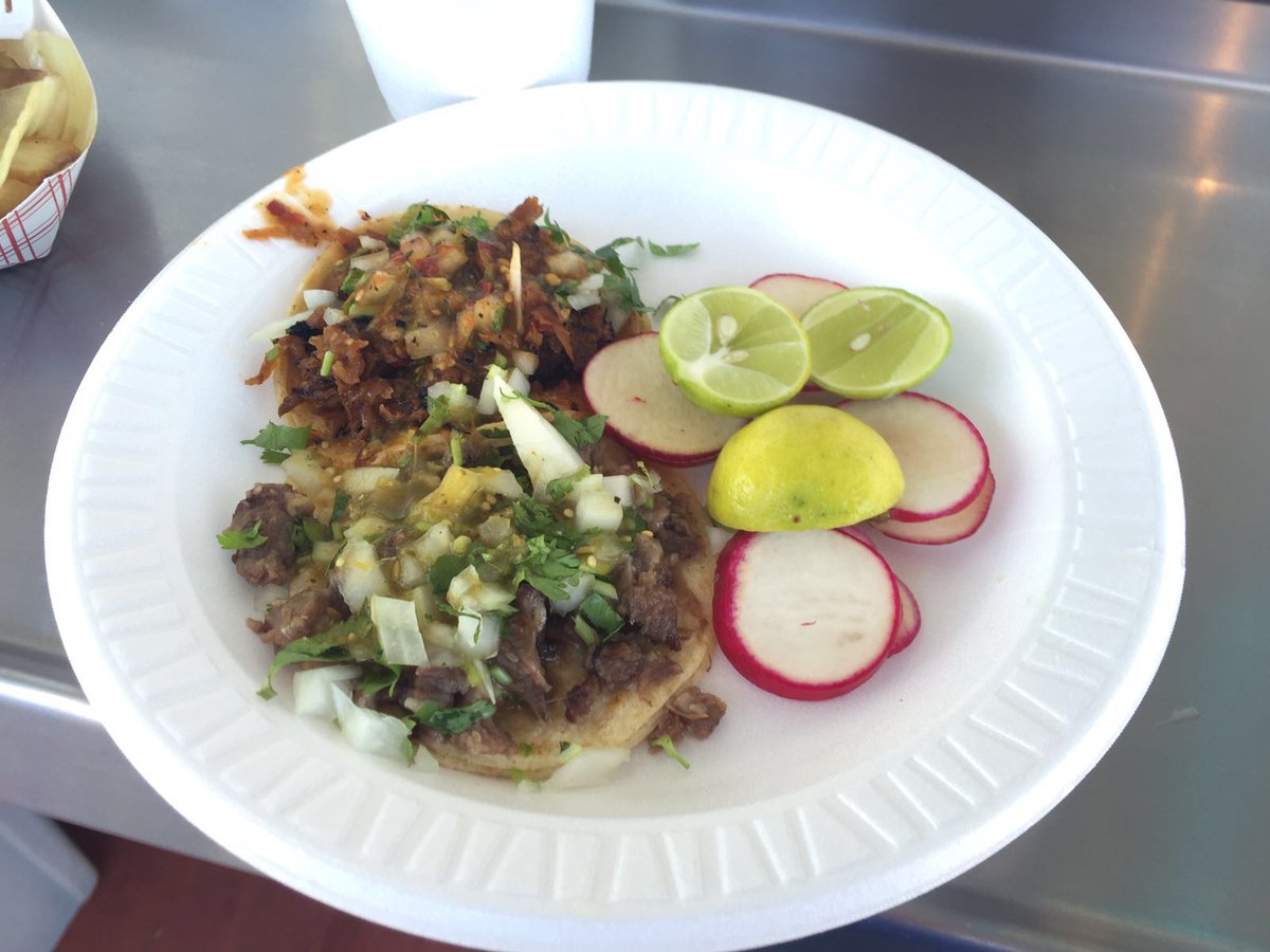 UlfThoene's tweet image. Eating great #tacos in #LosAngeles #California @RobDLemon