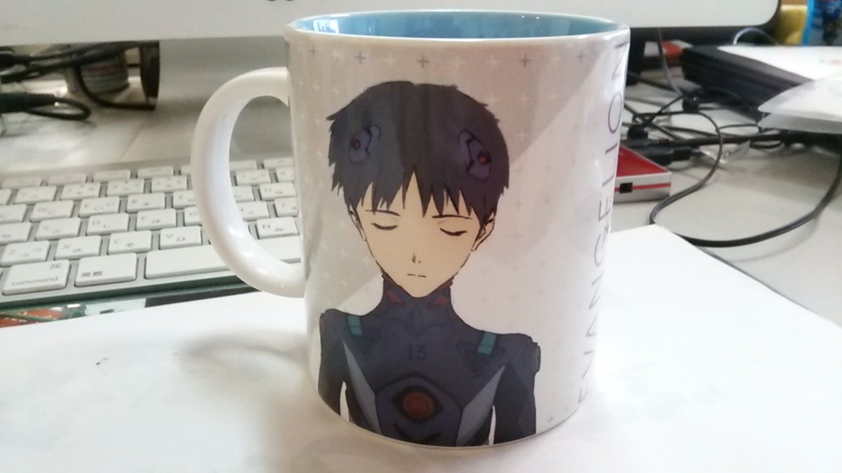 姐御 あねご Anego على تويتر エヴァマグカップを職場で使うよウフフ W 表はカヲル君 裏はシンジ君 結婚式の引出物かな
