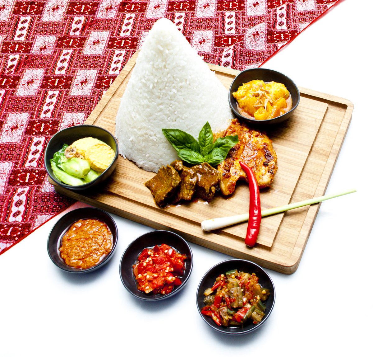 RitzCarlton's tweet photo. It's almost Indonesia’s Independence day! Let's explore the richness of Indonesia's flavor @RitzCarlton #JakartaPP https://t.co/Qy1rwl2TcG
