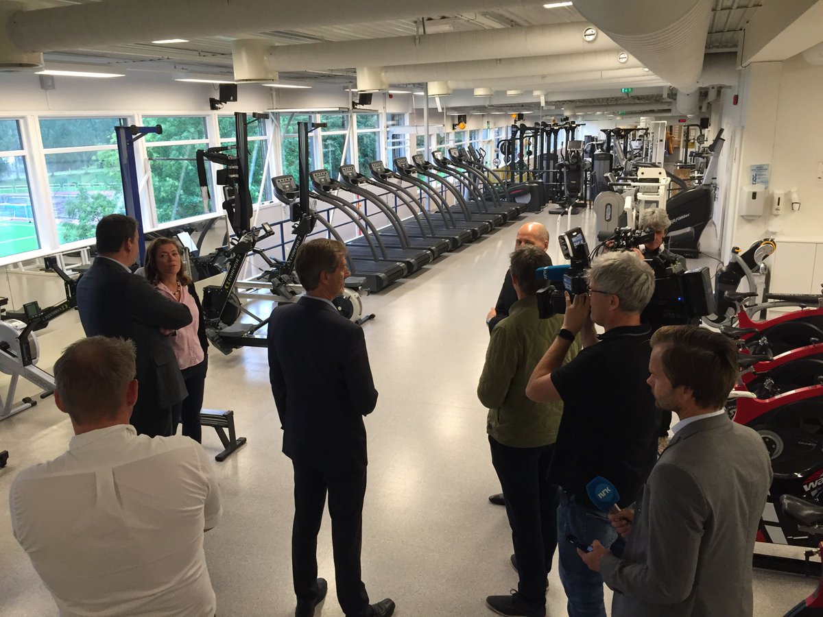 På #Toppidrettssenteret for å lære, neste uke lanseres #Toppindustrisenter i @ArendalsUka: goo.gl/pXxtVZ